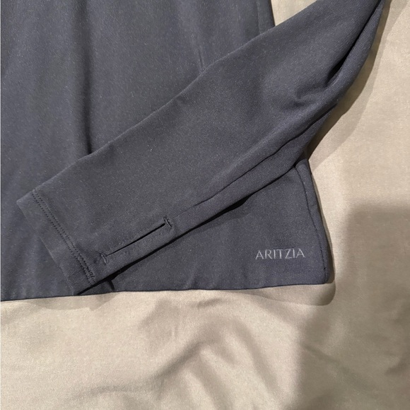 ARITZIA ORIGINAL CONTOUR THUMBHOLE LONGSLEEVE - Picture 5 of 5